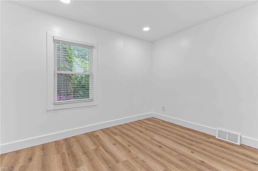 531 Burleigh Ave Property Photo 12