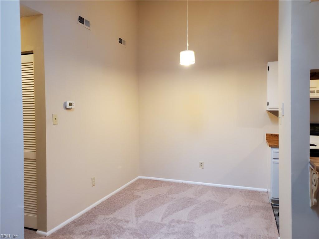 327 Thalia Station Ct Property Photo 7