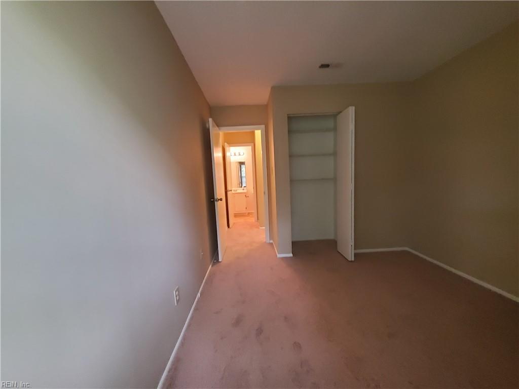 327 Thalia Station Ct Property Photo 9