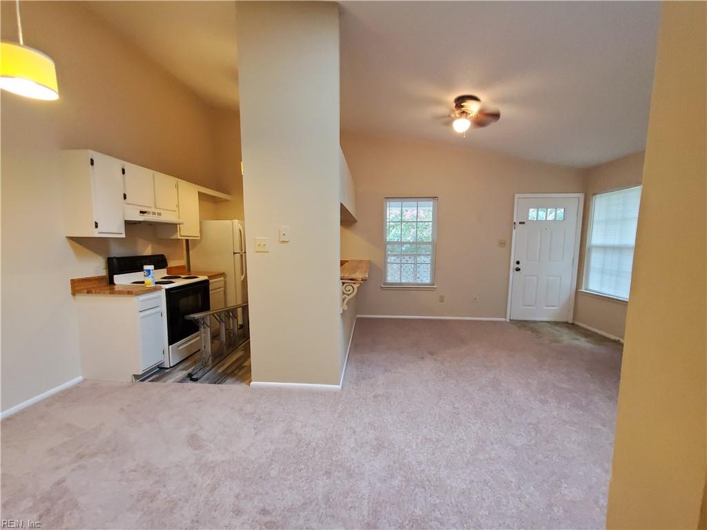 327 Thalia Station Ct Property Photo 10