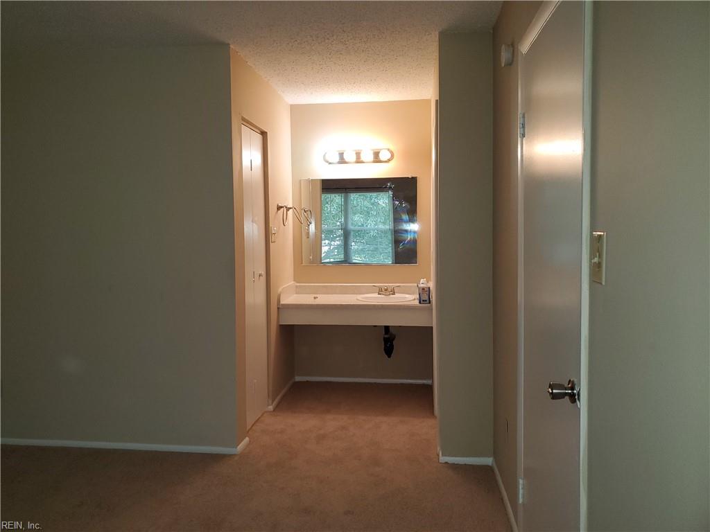 327 Thalia Station Ct Property Photo 12