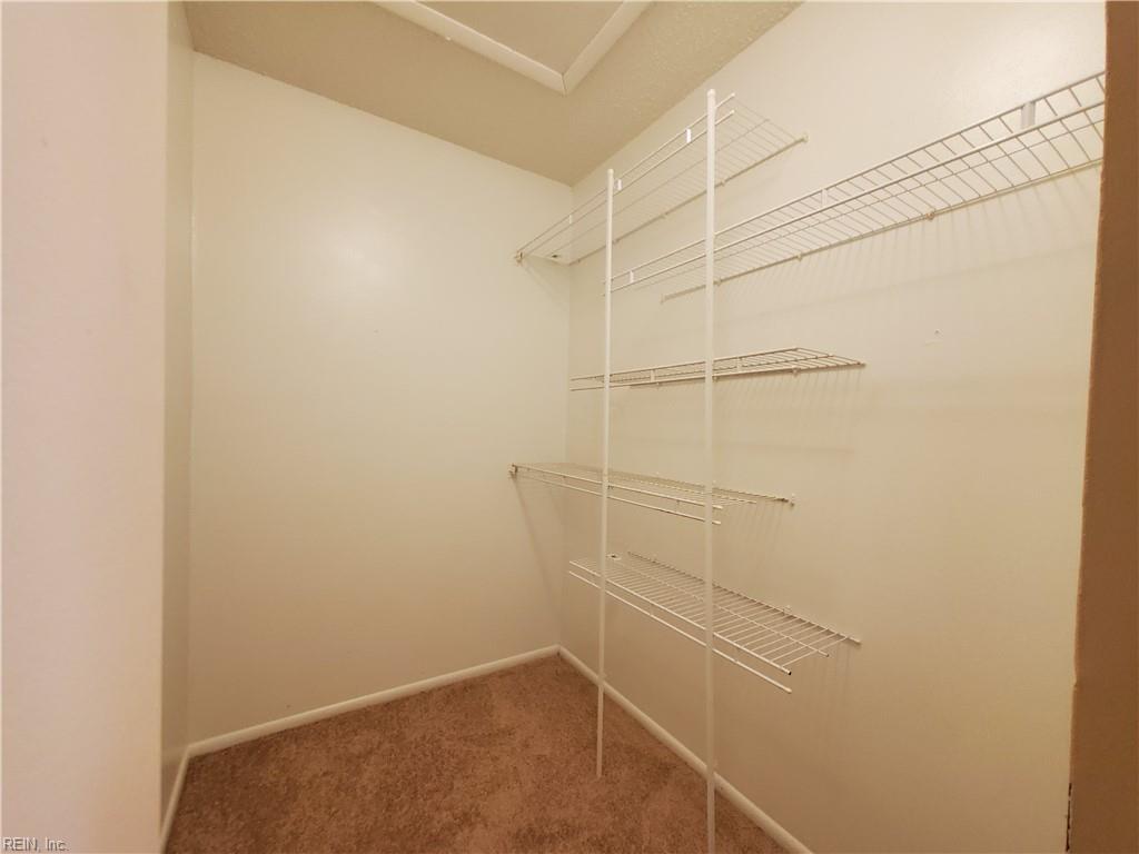 327 Thalia Station Ct Property Photo 13