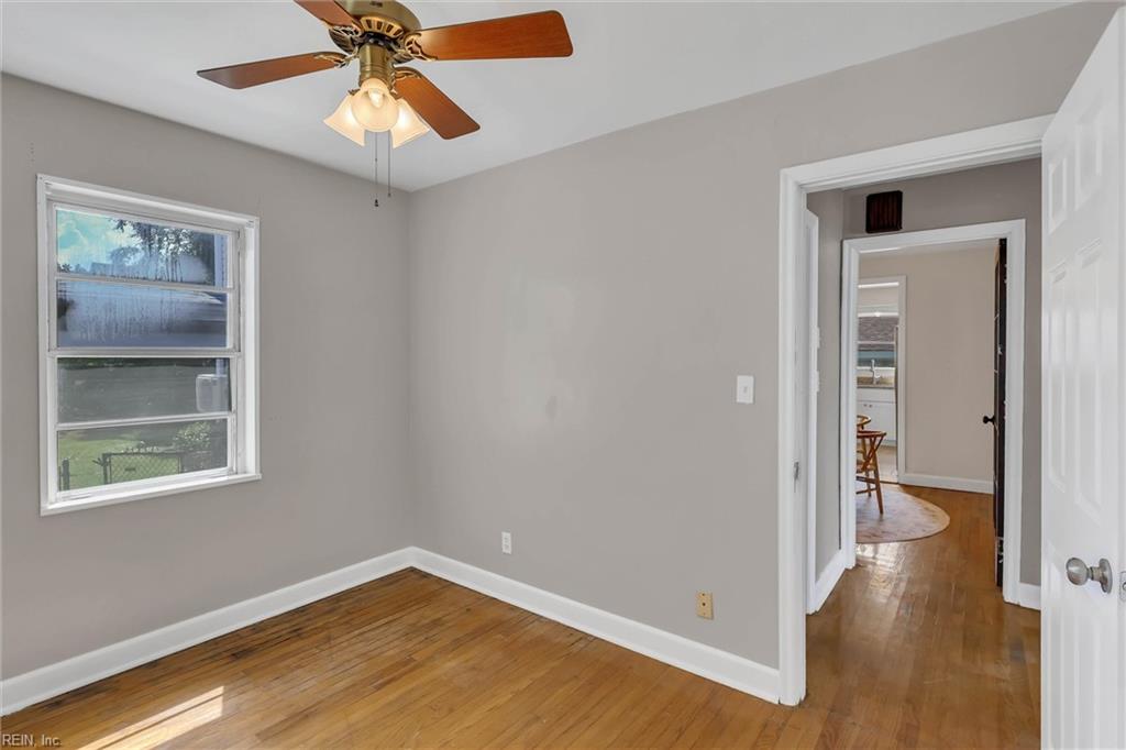 916 Redstart Ave Property Photo 14