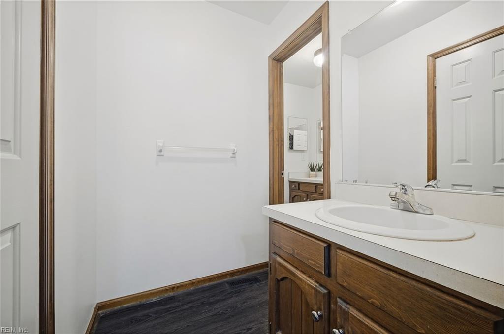 9 Colonial Way Property Photo 24