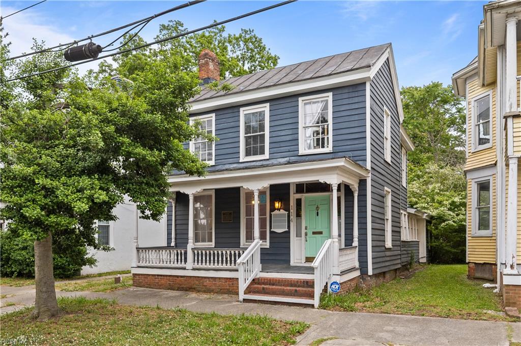 114 Franklin ST Property Photo 1