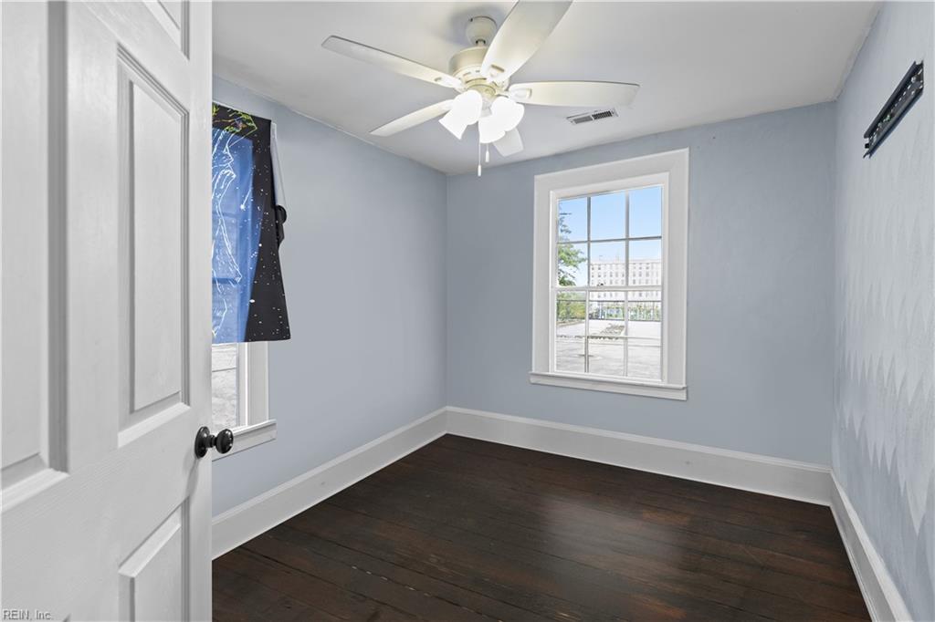 114 Franklin St Property Photo 4