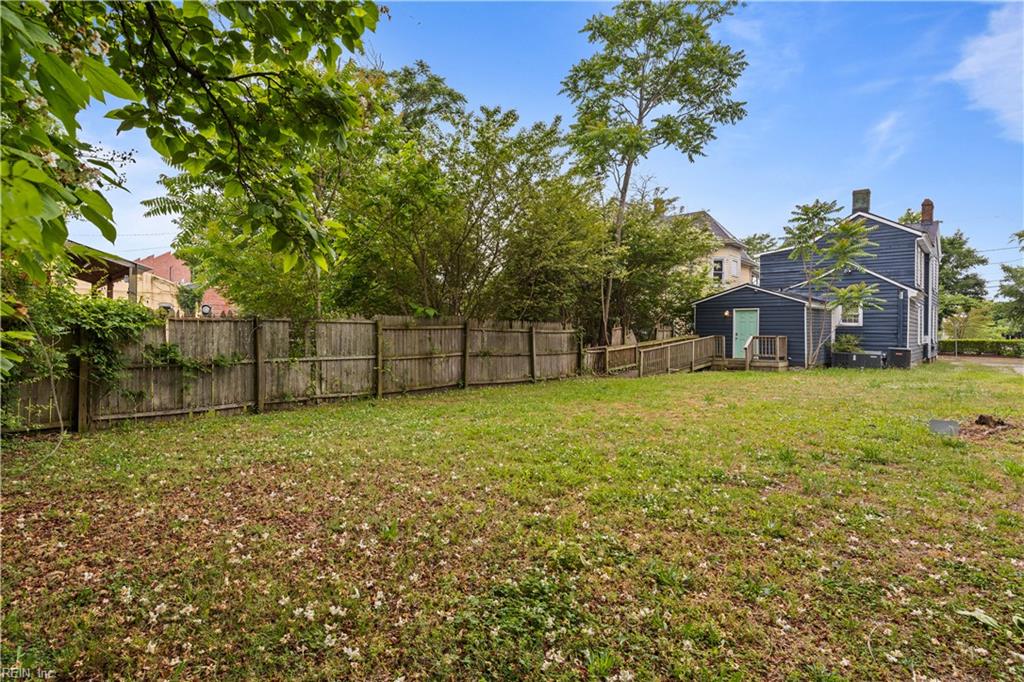 114 Franklin St Property Photo 29