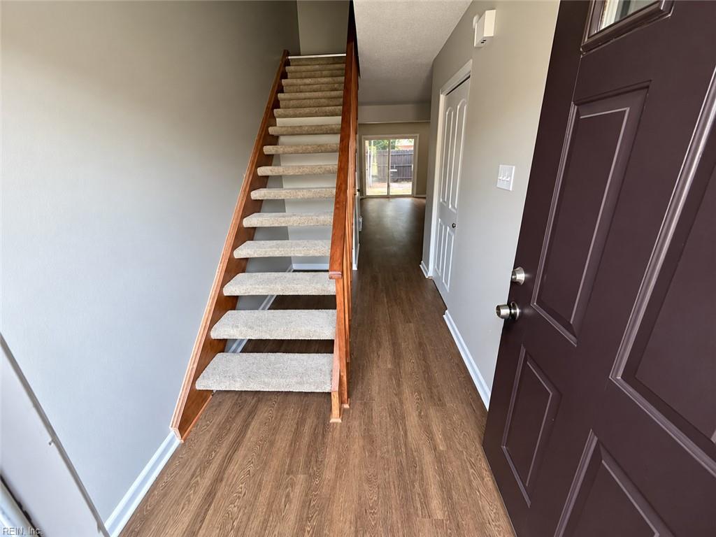 5006 Amboy Ct Property Photo 5