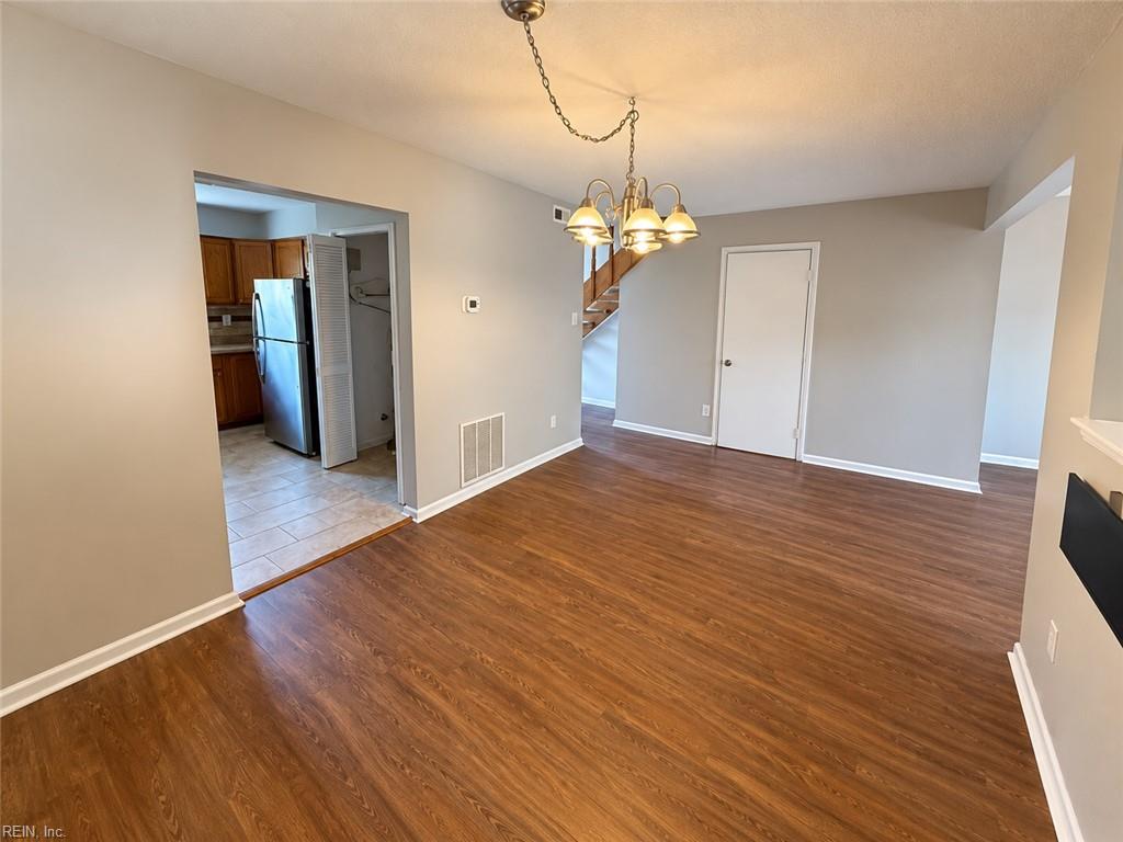 5006 Amboy Ct Property Photo 7