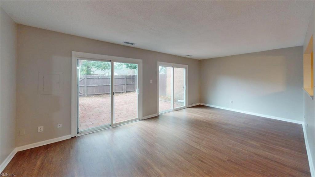 5006 Amboy Ct Property Photo 18