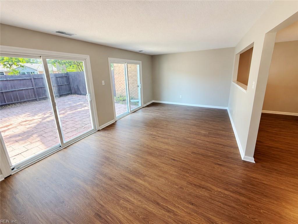 5006 Amboy Ct Property Photo 24