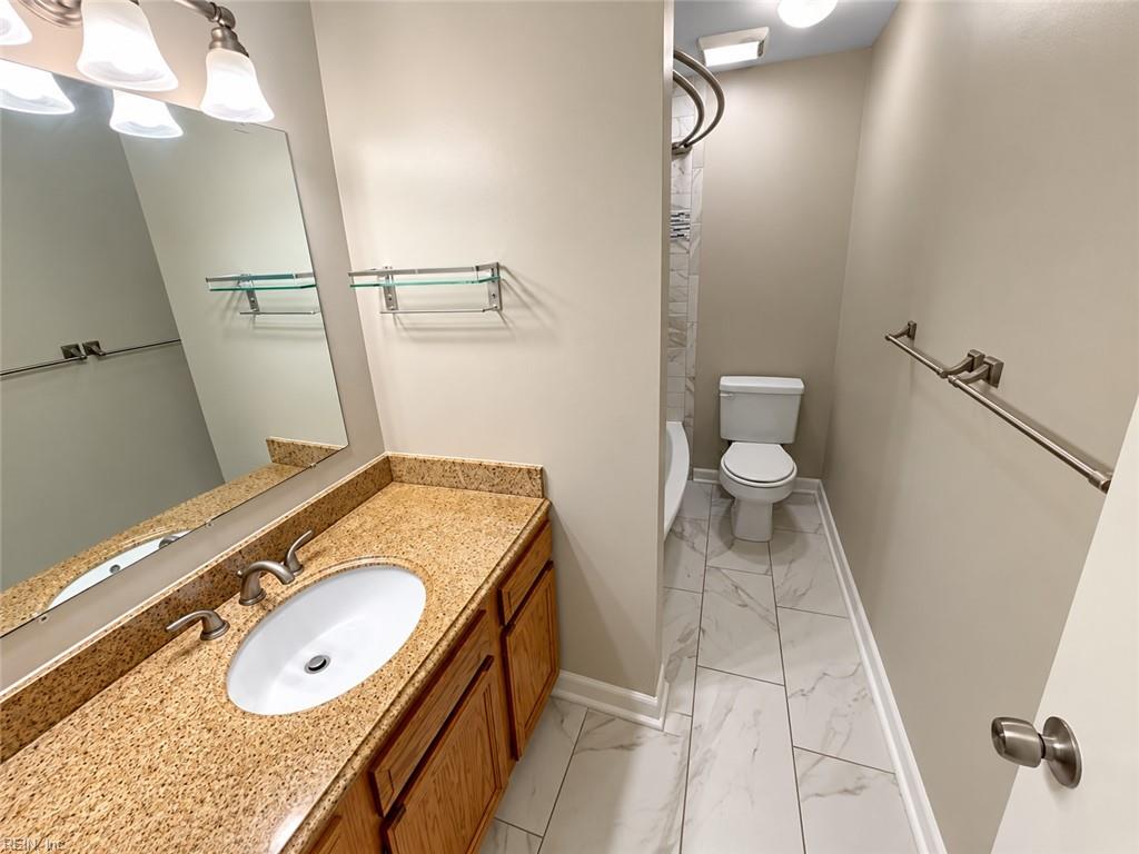 5006 Amboy Ct Property Photo 28