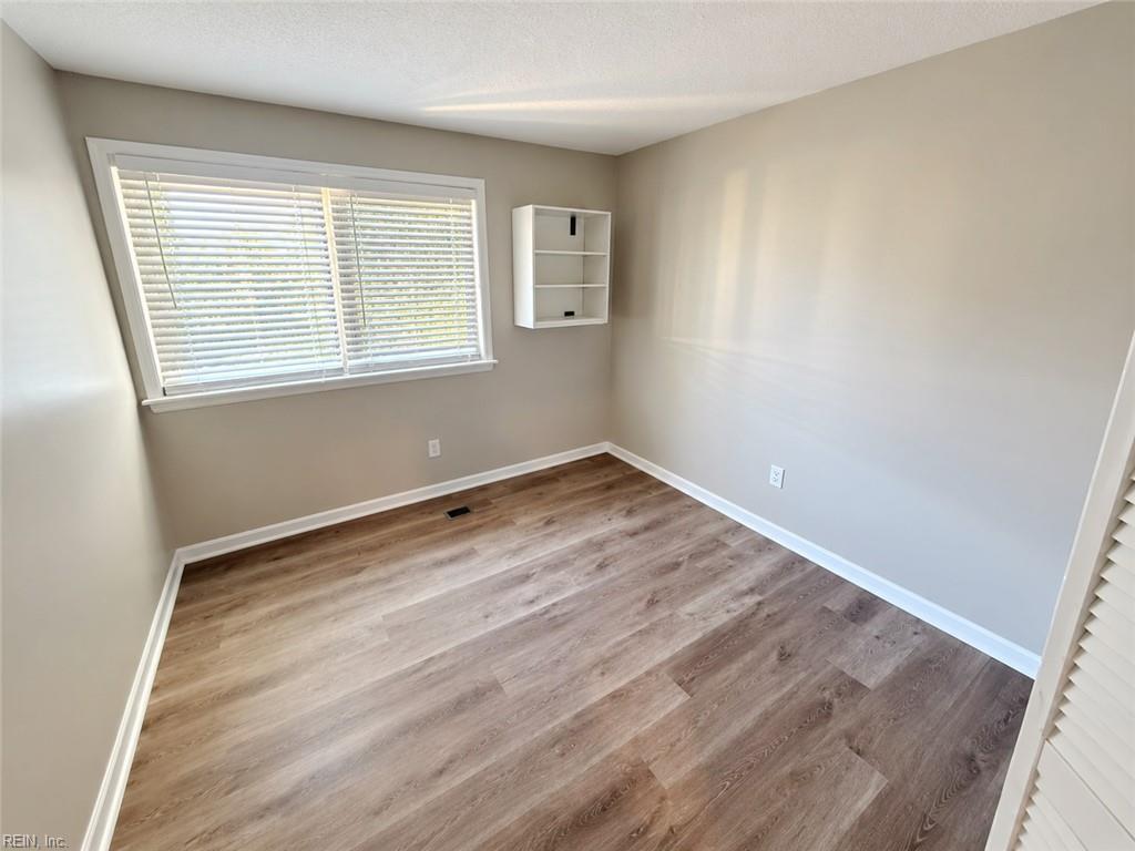 5006 Amboy Ct Property Photo 32