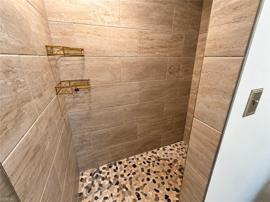 5006 Amboy Ct Property Photo 36