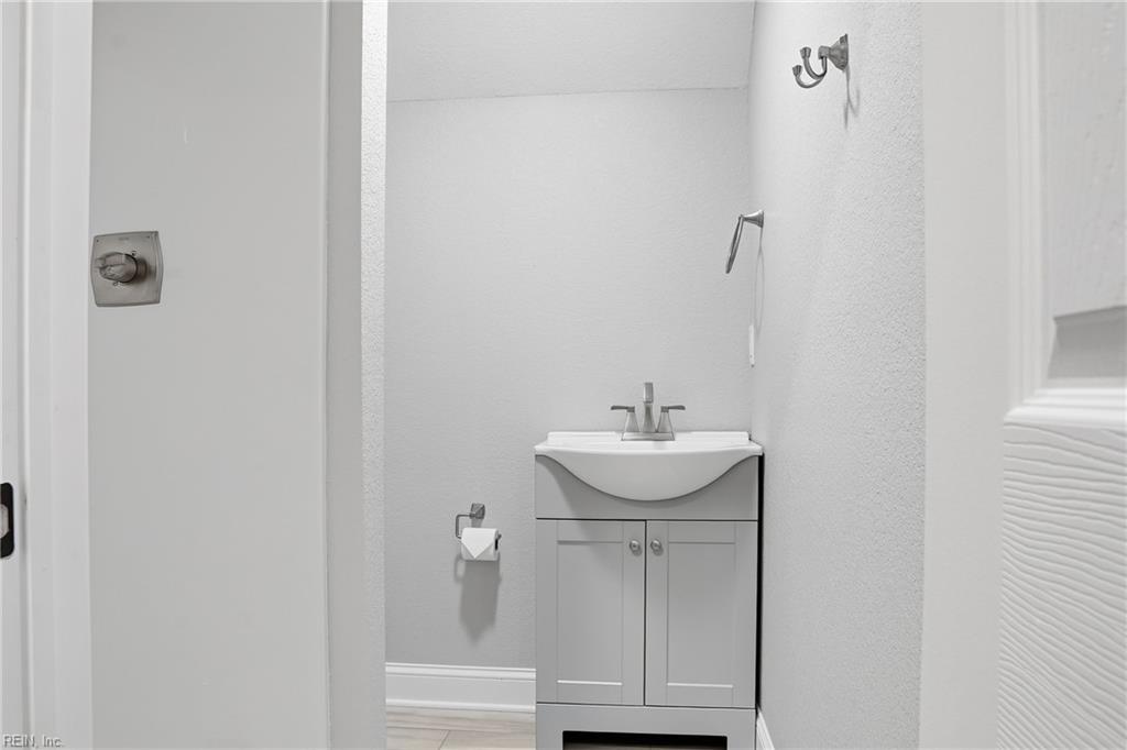 91 Small Dr Property Photo 28