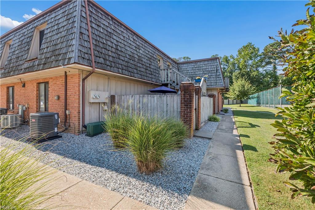 139 Saw Grass Bnd Property Photo 16