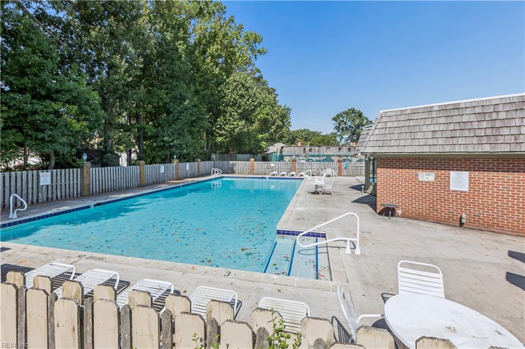 139 Saw Grass Bnd Property Photo 19