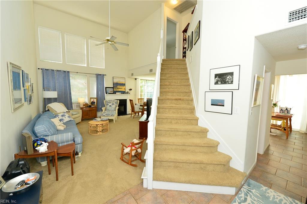 1216 Club Point Dr Property Photo 8