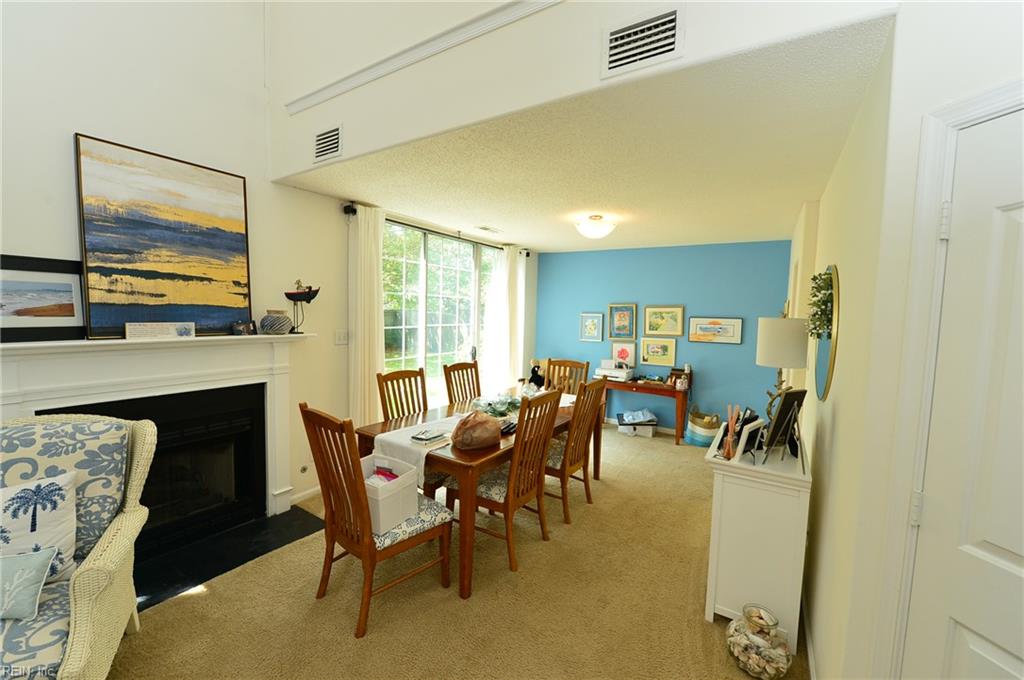 1216 Club Point Dr Property Photo 10