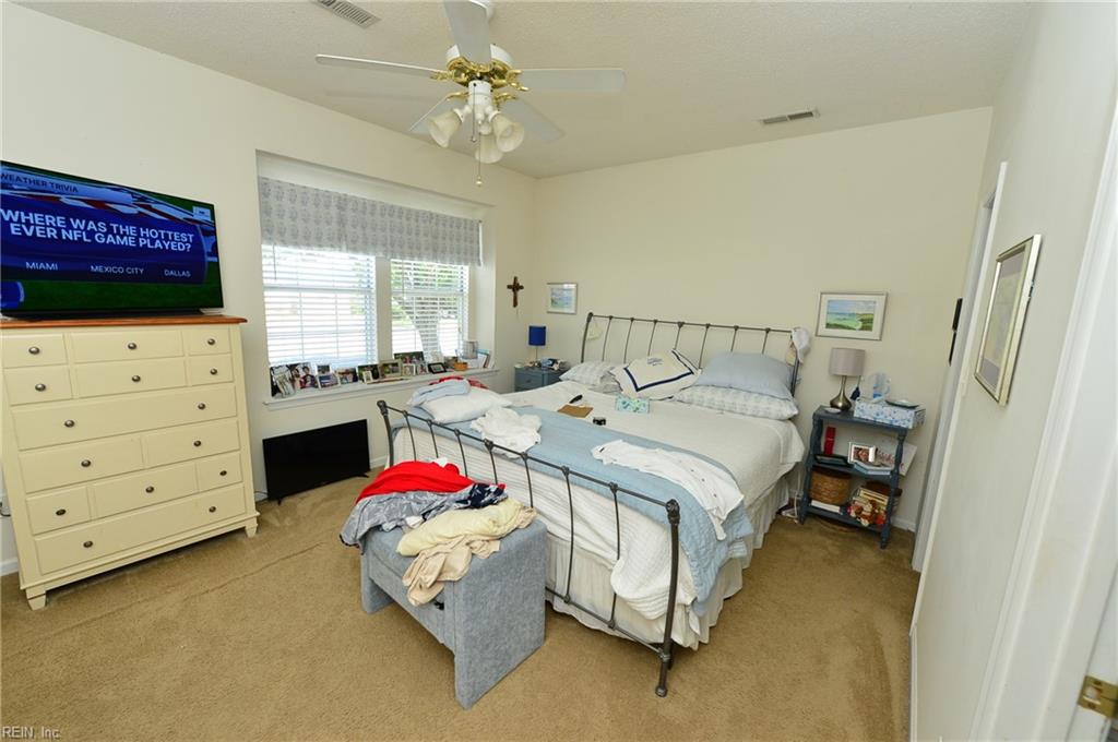 1216 Club Point Dr Property Photo 14