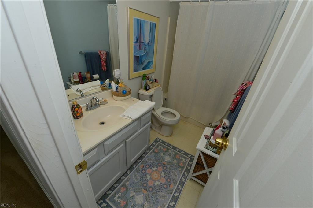 1216 Club Point Dr Property Photo 15