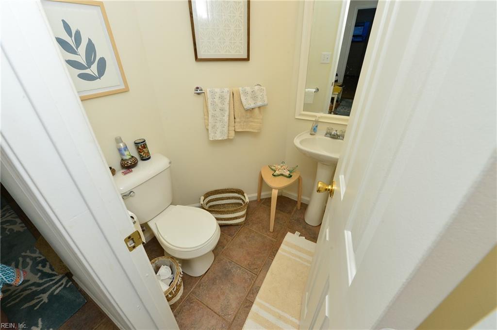 1216 Club Point Dr Property Photo 16