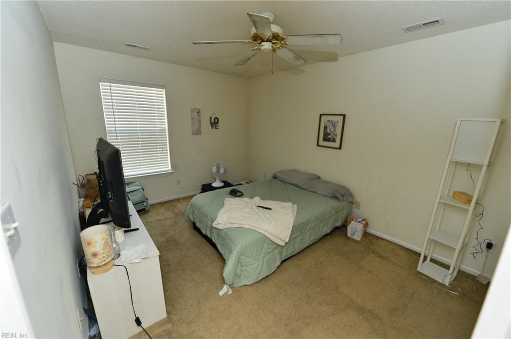 1216 Club Point Dr Property Photo 17