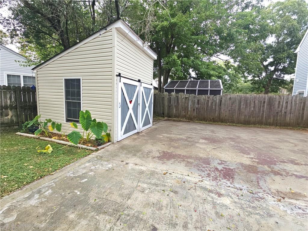 1623 Croyden Rd Property Photo 4