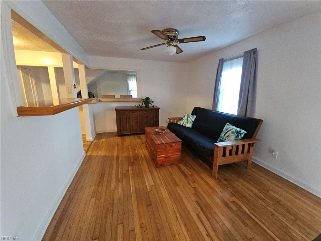 1623 Croyden Rd Property Photo 8