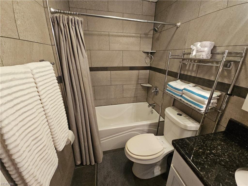 1623 Croyden Rd Property Photo 10