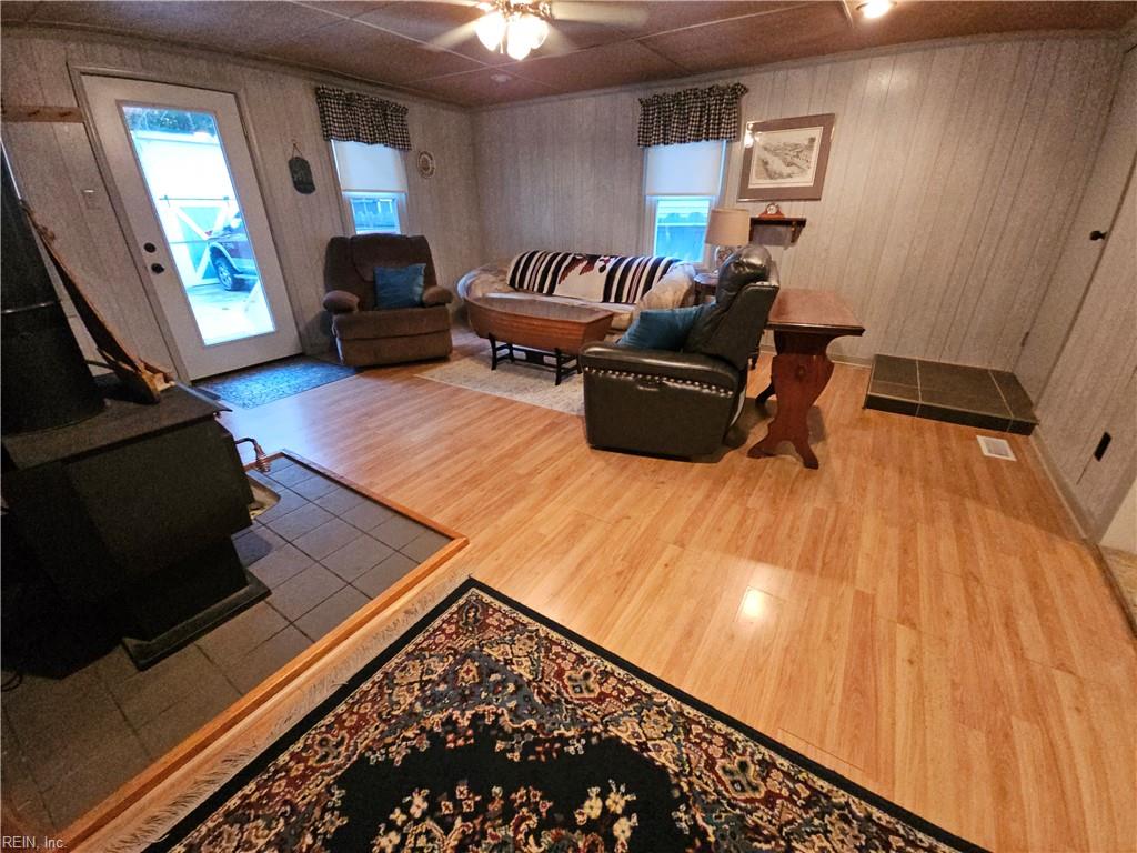 1623 Croyden Rd Property Photo 14
