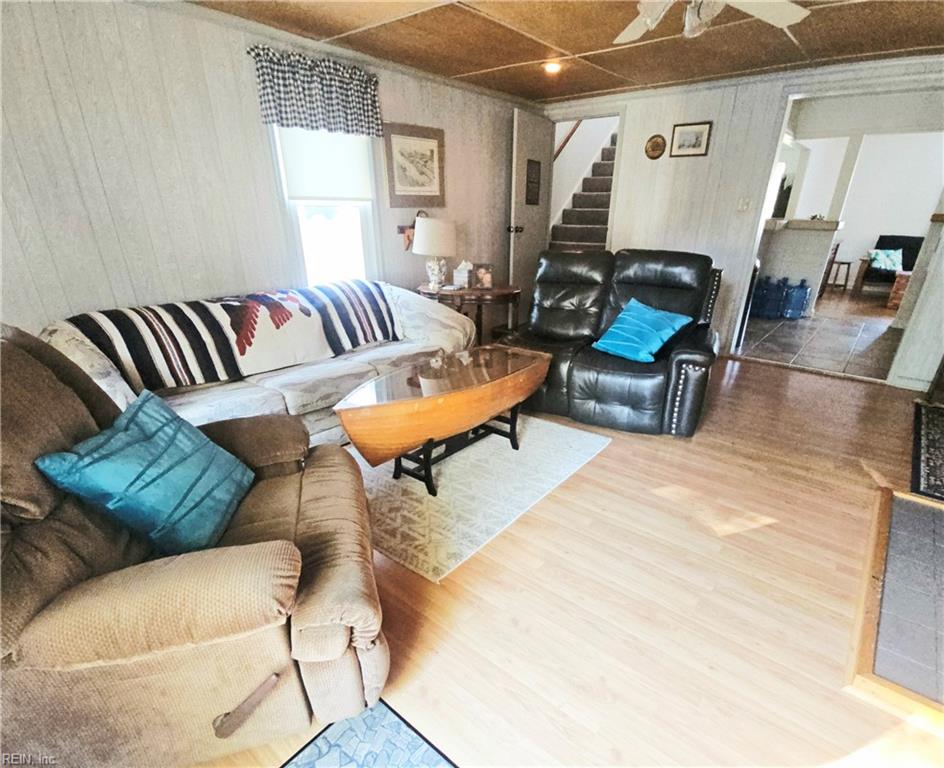 1623 Croyden Rd Property Photo 14