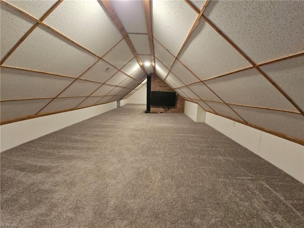 1623 Croyden Rd Property Photo 16