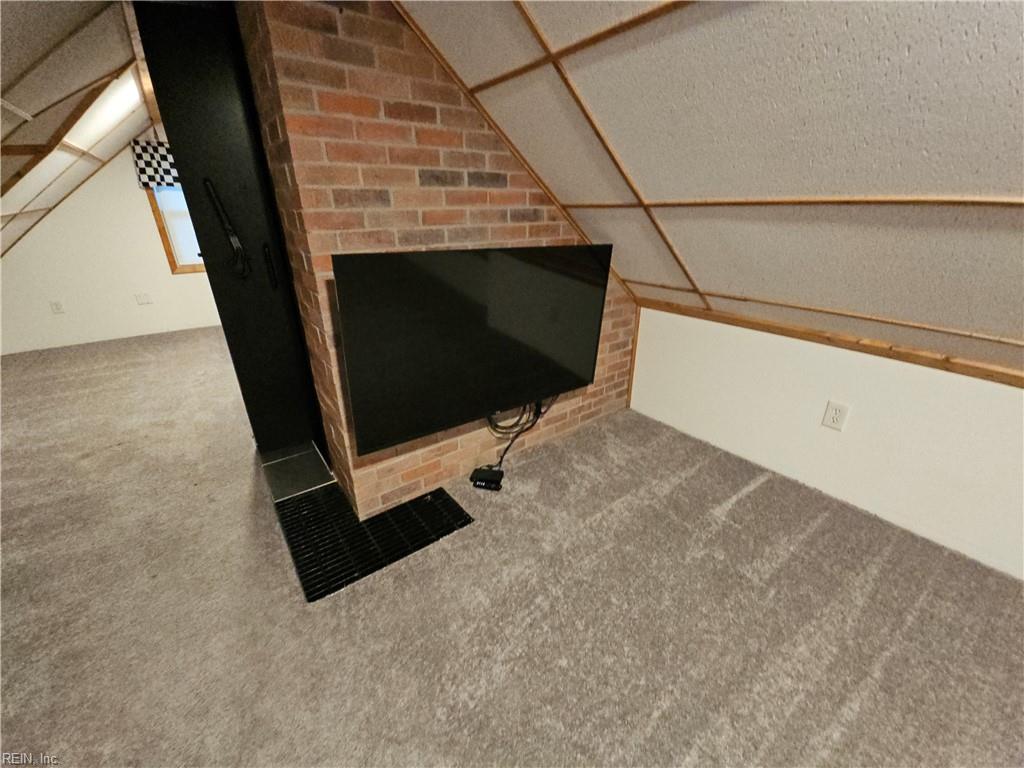 1623 Croyden Rd Property Photo 21