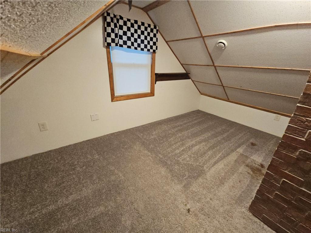 1623 Croyden Rd Property Photo 22