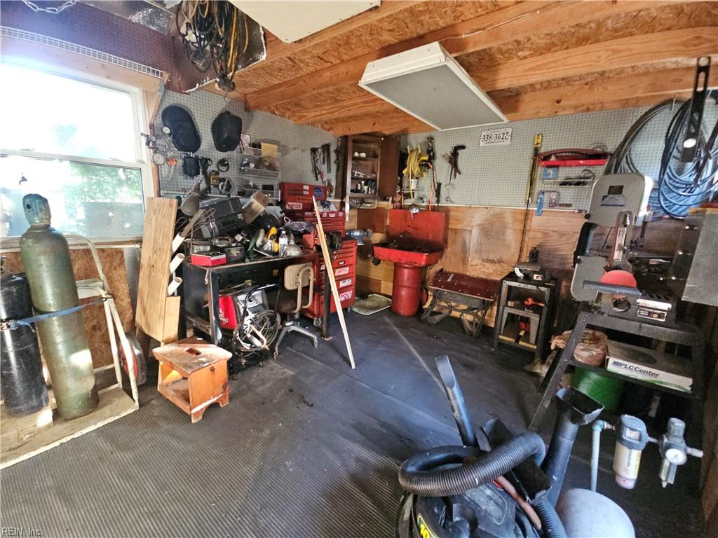 1623 Croyden Rd Property Photo 29