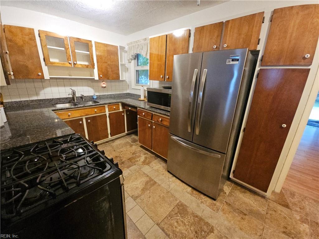 1623 Croyden Rd Property Photo 37
