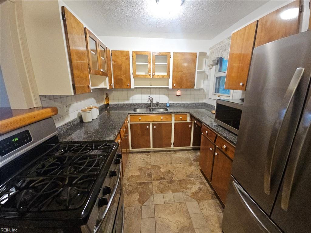 1623 Croyden Rd Property Photo 38