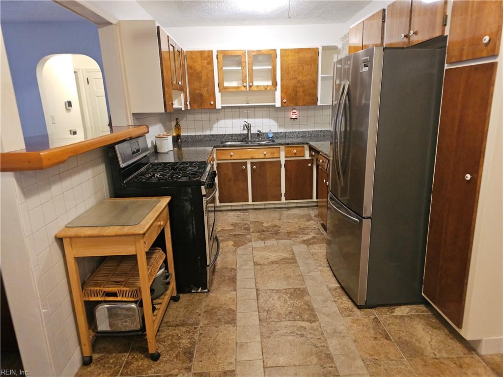 1623 Croyden Rd Property Photo 40