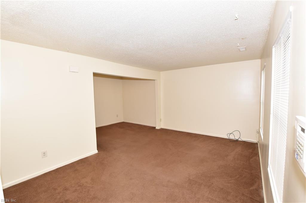 6006 Edgelake Dr Property Photo 3