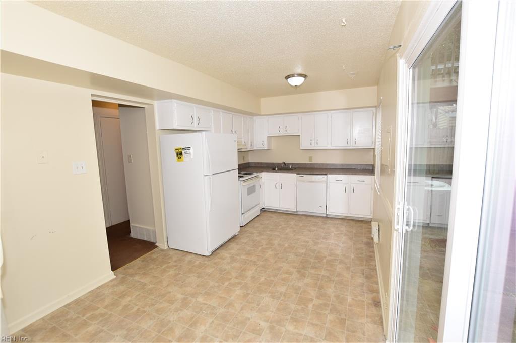 6006 Edgelake Dr Property Photo 20