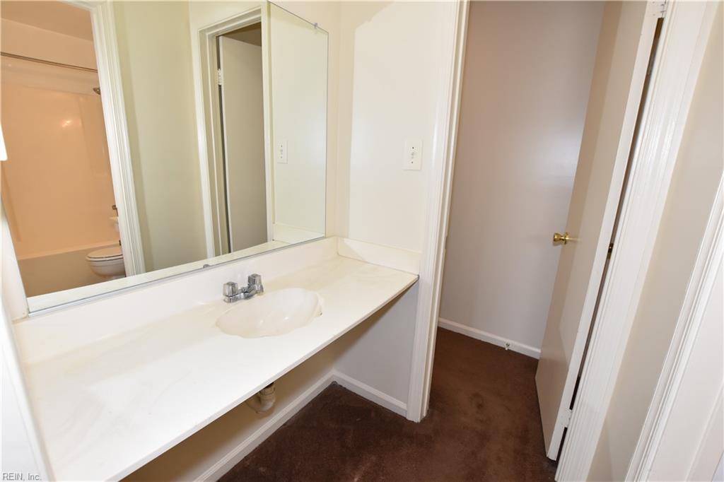 6006 Edgelake Dr Property Photo 29
