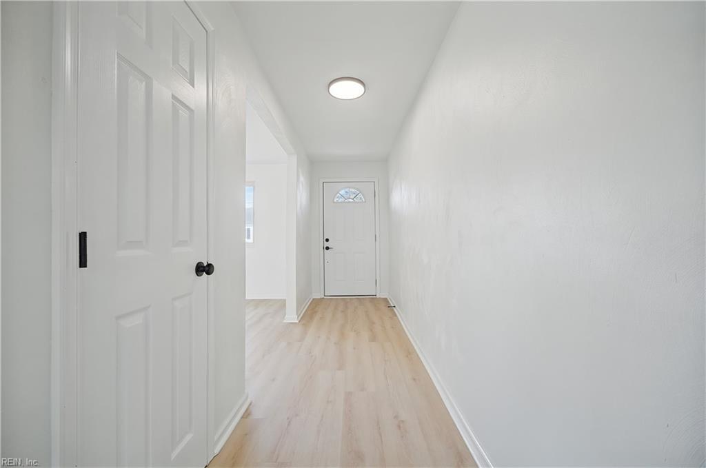 1421 Wilcox Ave Property Photo 3