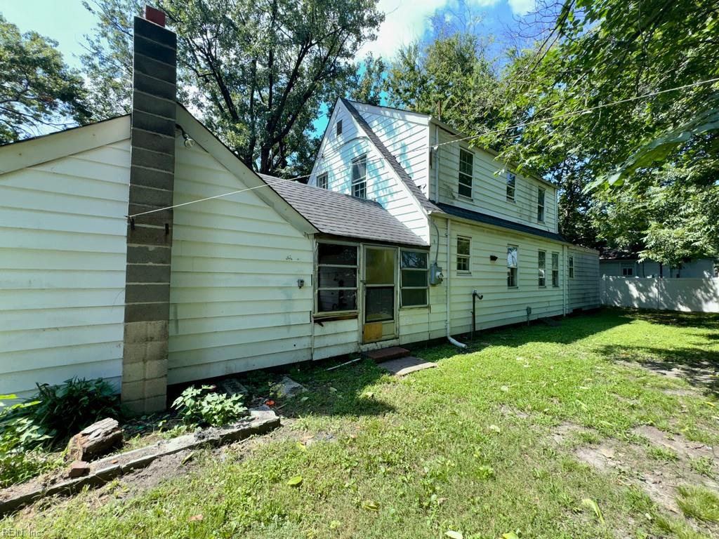 1307 Perry St Property Photo 2