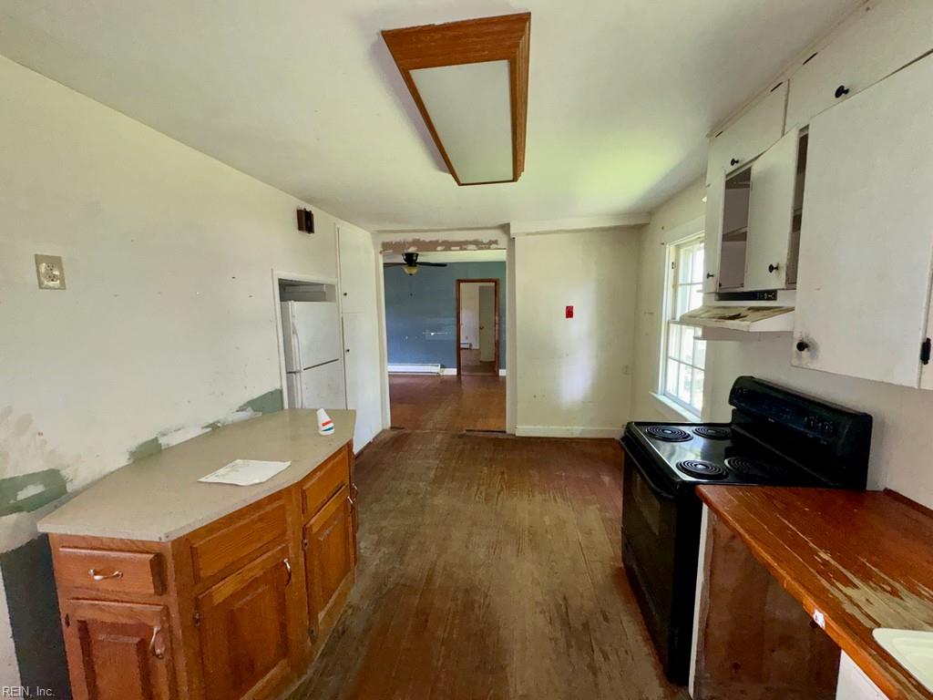 1307 Perry St Property Photo 8