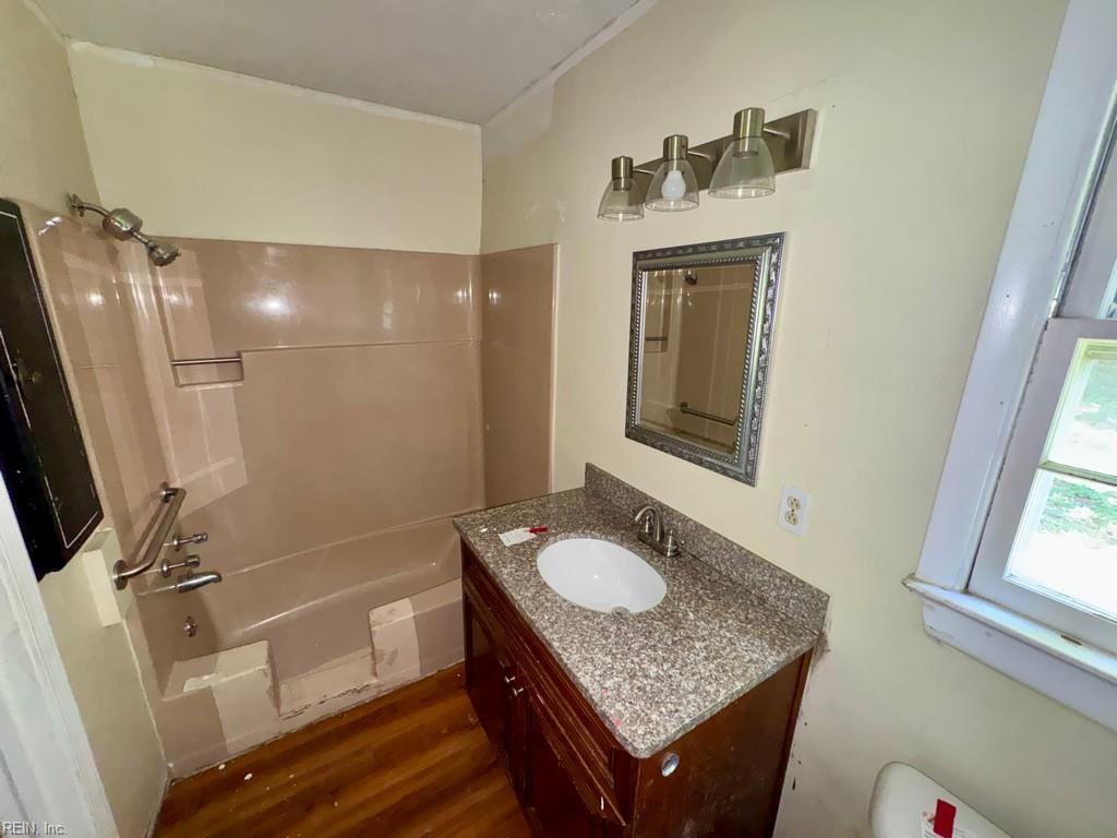 1307 Perry St Property Photo 17