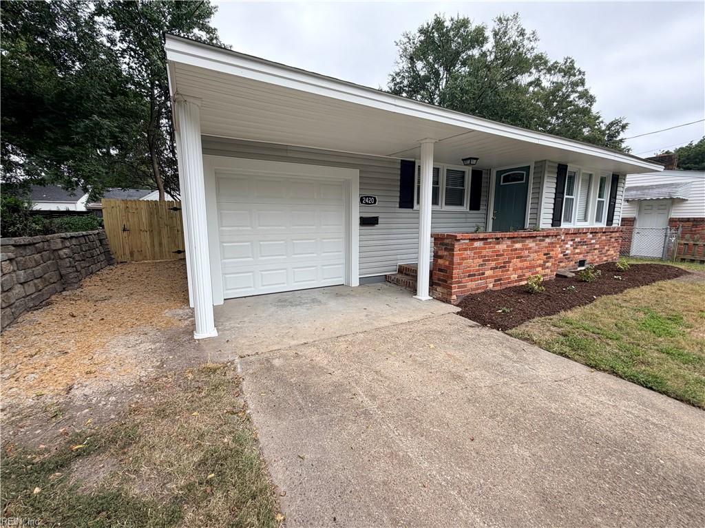 2420 Juniper St Property Photo 2