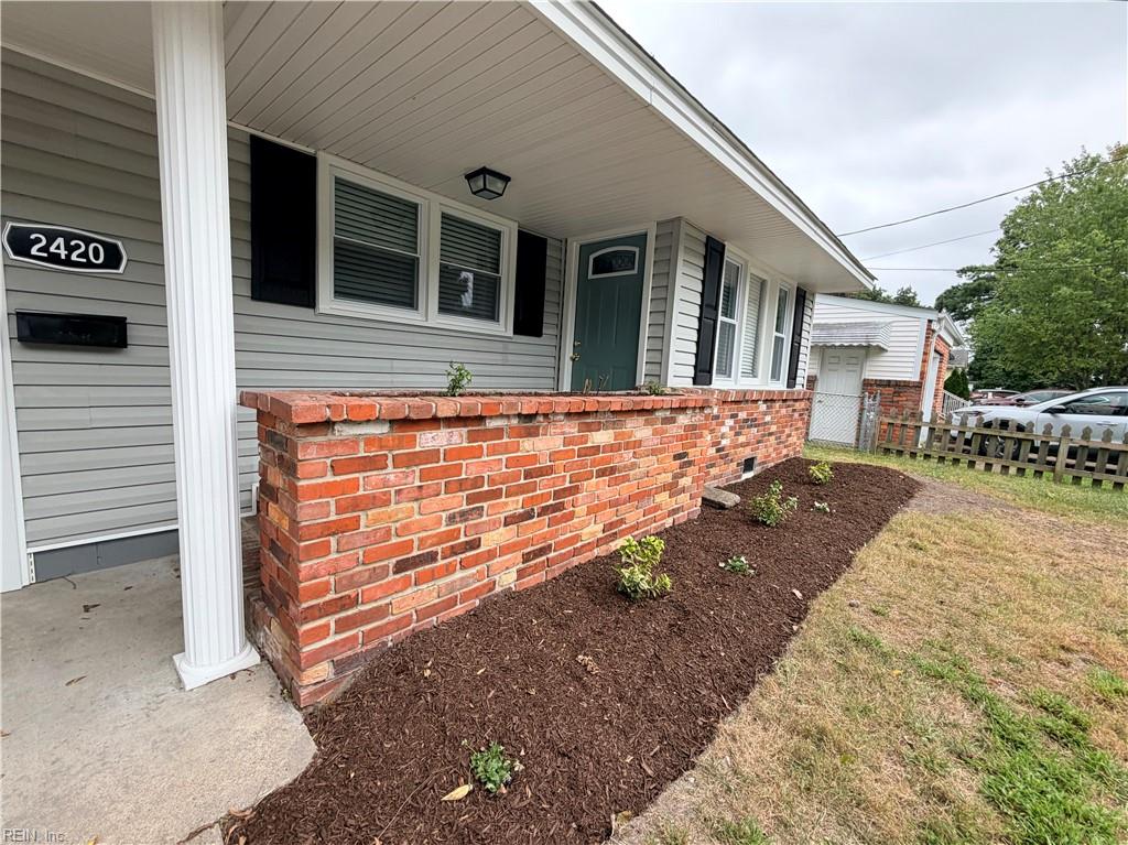 2420 Juniper St Property Photo 3