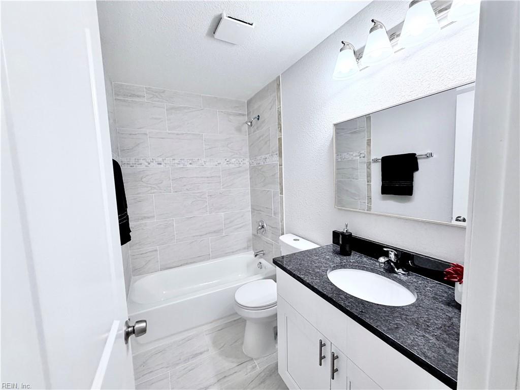 2420 Juniper St Property Photo 24