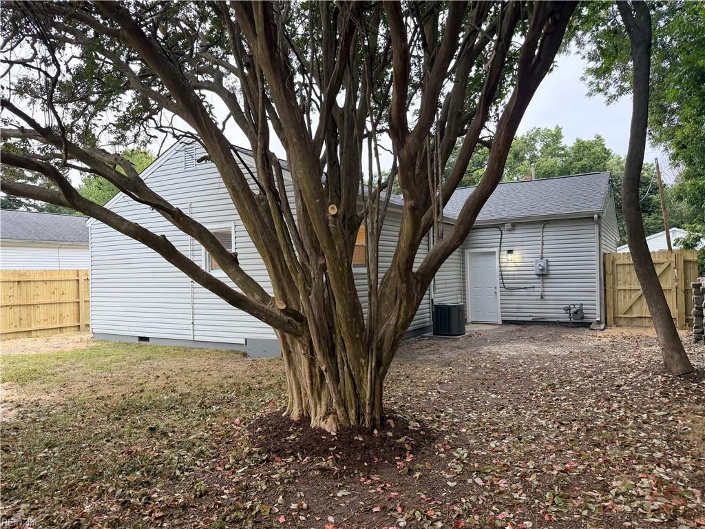 2420 Juniper St Property Photo 33